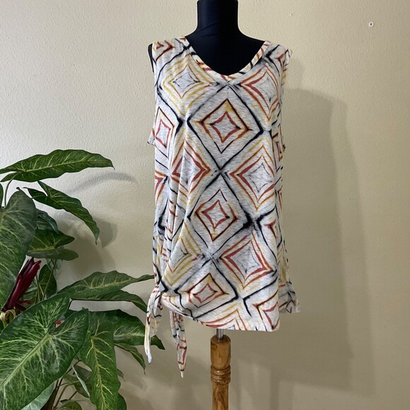 Lane Bryant Tunic Top Geometric print asymmetric tie hem  sleeveless size 14 /16 - Picture 11 of 11